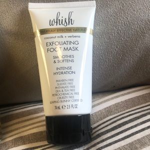 Exfoliating foot mask